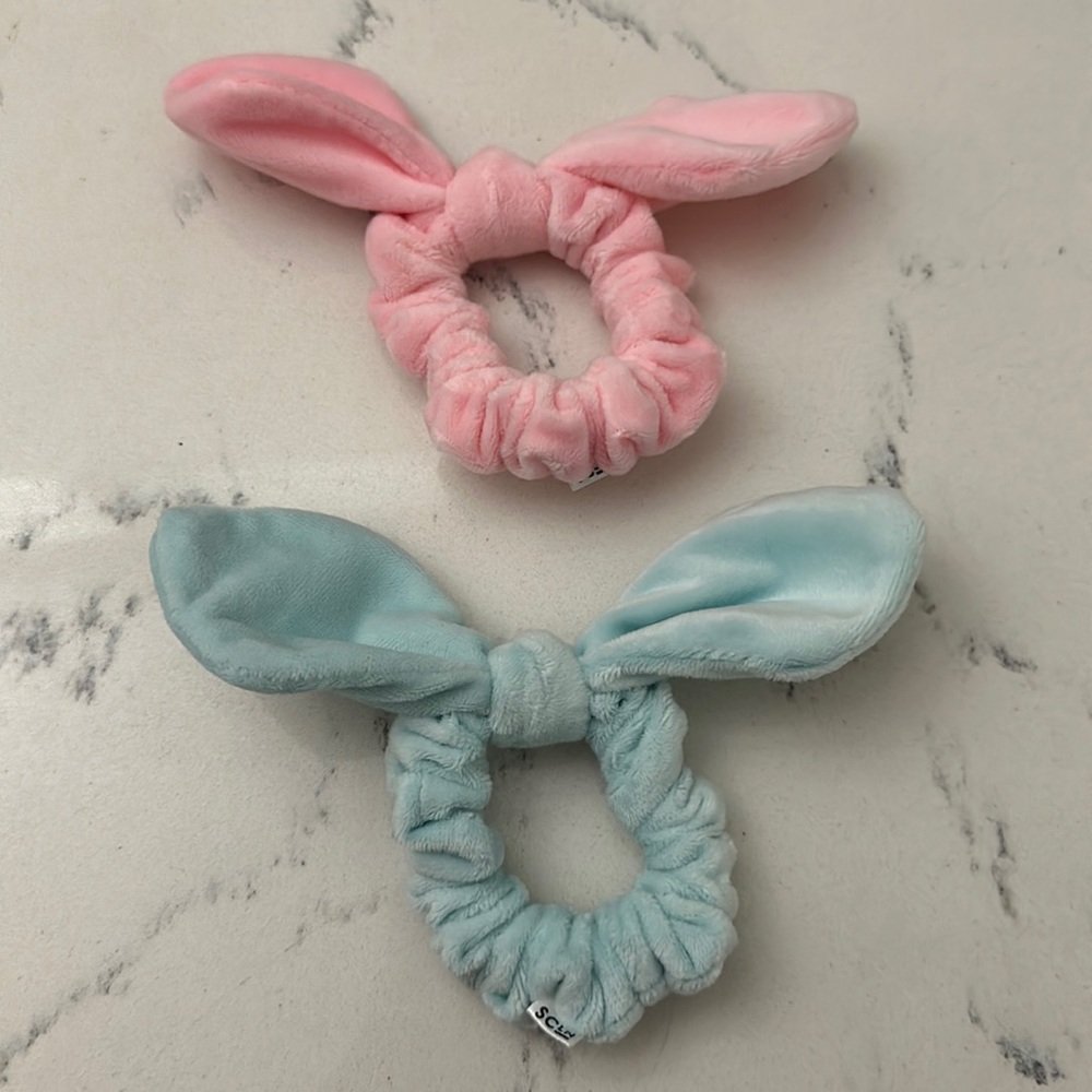 Stoney Clover Lane Seeing Stars Velvet Scrunchies